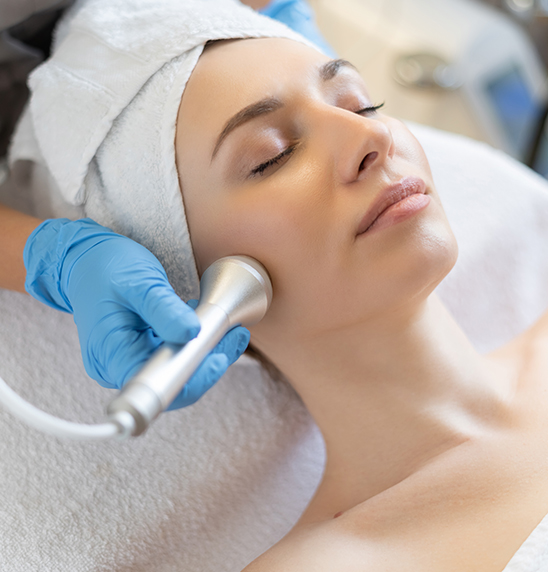 microdermabrasion-with-custom-facial